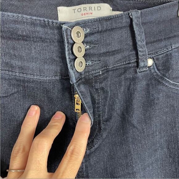 Torrid Jegging Super Stretch Mid Wash Jeans 14 T - Picture 6 of 12